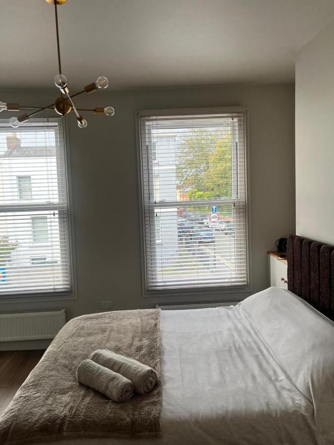 The Curious Apartment, Cheltenham Exteriér fotografie